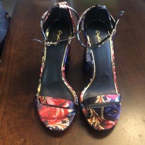 Sexy floral ankle strap heels new w/ box sandals 9